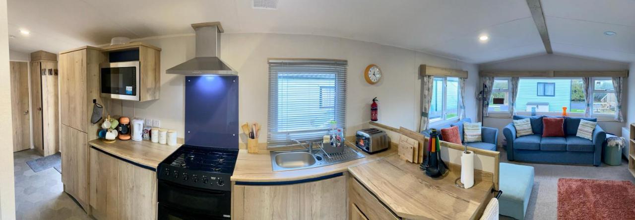 Appleblossom Lodge, Lido Leisure Park, Holiday home