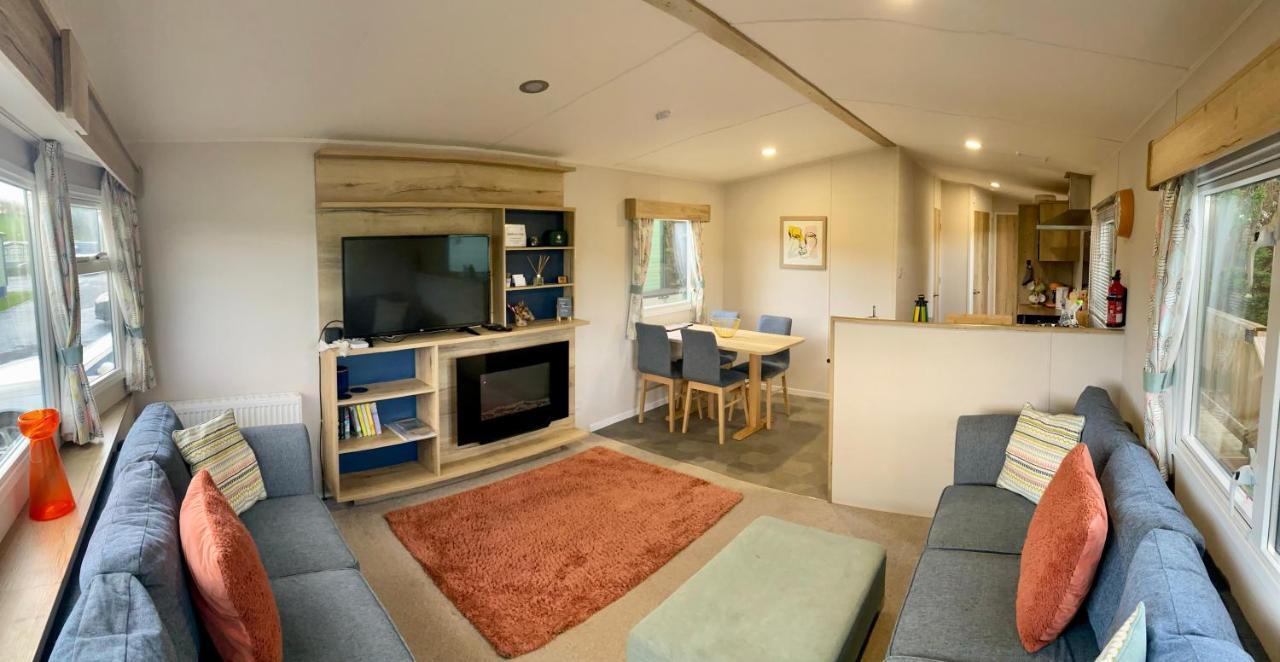 Appleblossom Lodge, Lido Leisure Park, Holiday home Knaresborough