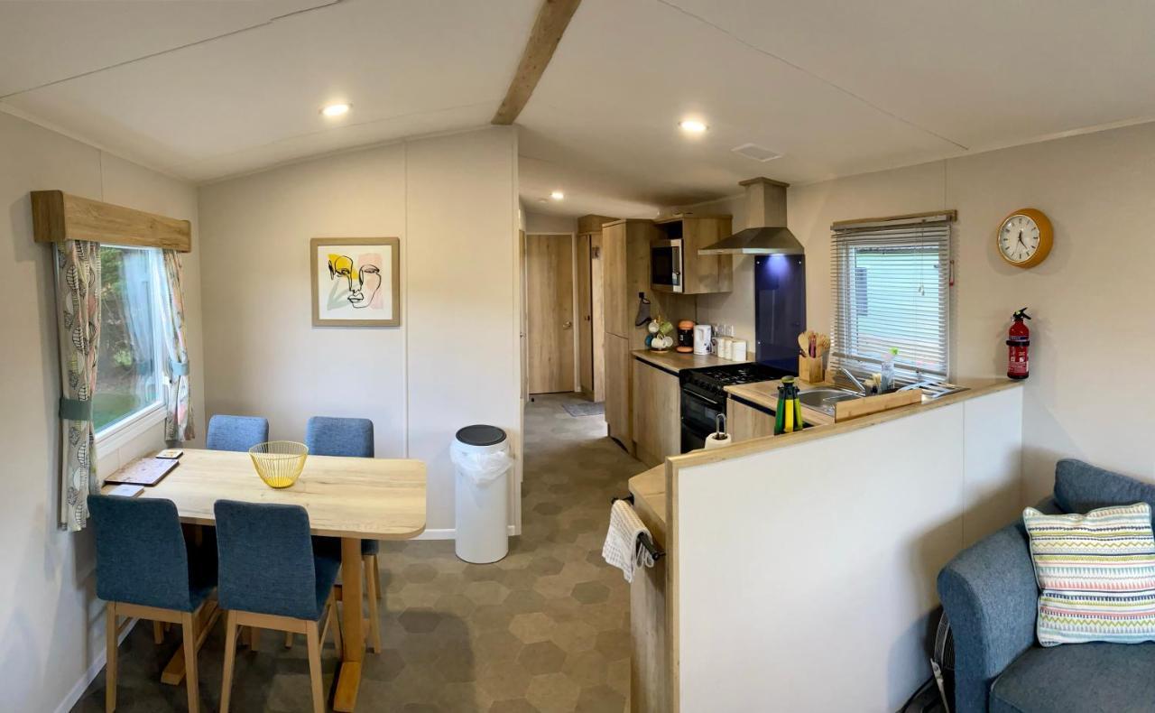 Appleblossom Lodge, Lido Leisure Park, Holiday home
